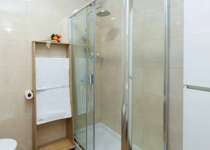 Host Wise - Annas Flats Ii *