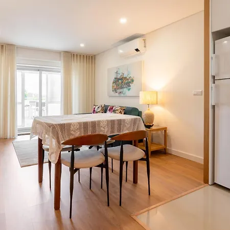 Host Wise - Lovely Flat With Charming Terrace