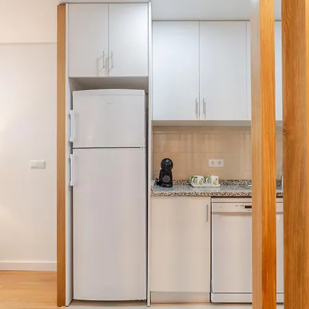 Apartment Host Wise - Lovely Flat With Charming Terrace *