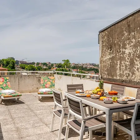 Host Wise - Lovely Flat With Charming Terrace Vila Nova de Gaia