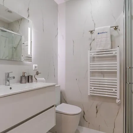 Apartment Host Wise - Lovely Flat With Charming Terrace