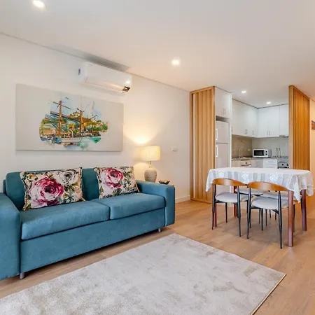 Host Wise - Lovely Flat With Charming Terrace *