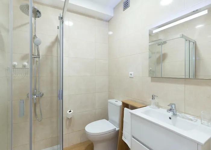 Host Wise - Annas Flats Ii *